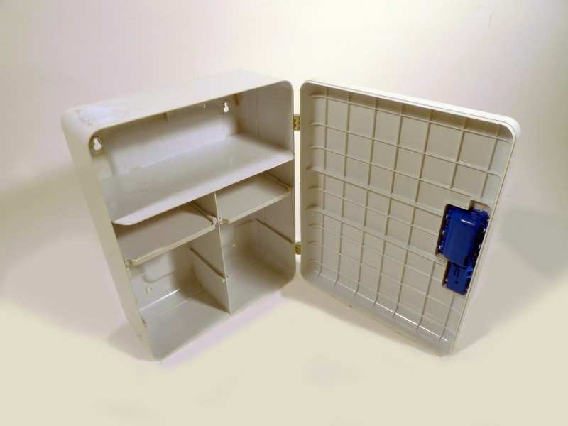 armario botiquin plastico 38x30x16 1u